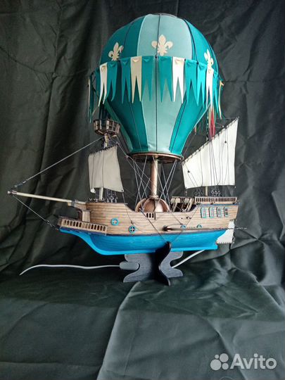 Модель парусника - светильника