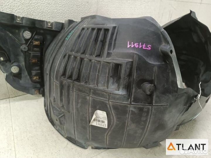 Подкрылок передний левый nissan skyline