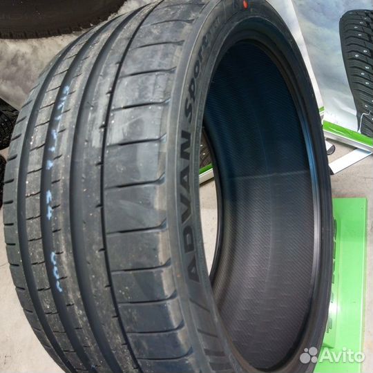 Yokohama Advan Sport V107E 275/45 R21