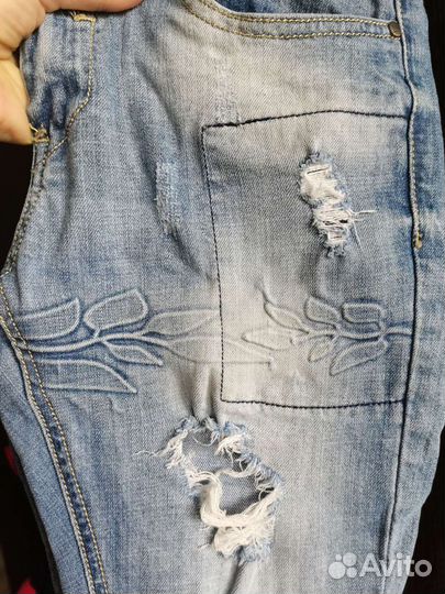 Джинсы 25размер (40-42 р.)
