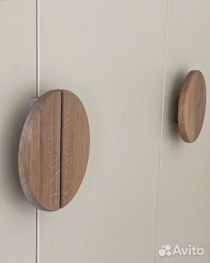 Шкаф распашной в детскую комнату с письменным стол