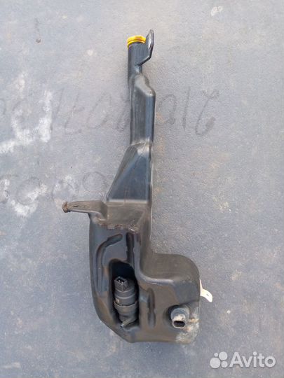 Бачек омывателя Opel Astra H в сборе