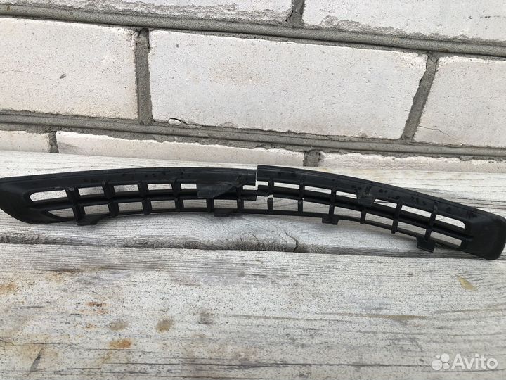 Решетки переднего бампера volvo 30678954