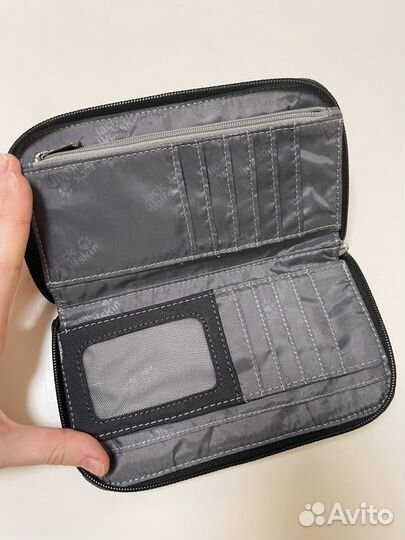 Кошелек черный jack wolfskin