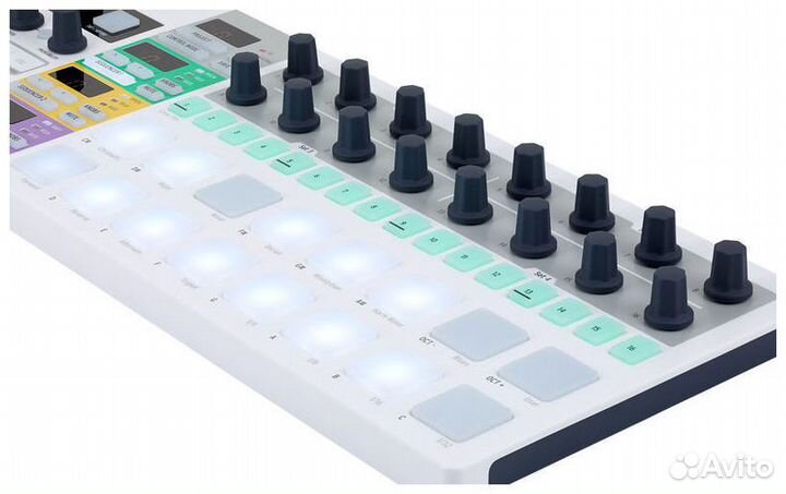 Arturia BeatStep Pro белая