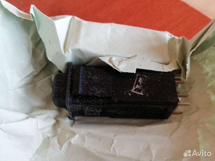 Коллекционная кнопка аварийки 2108-99