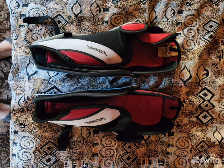 Щитки хоккейные Bauer