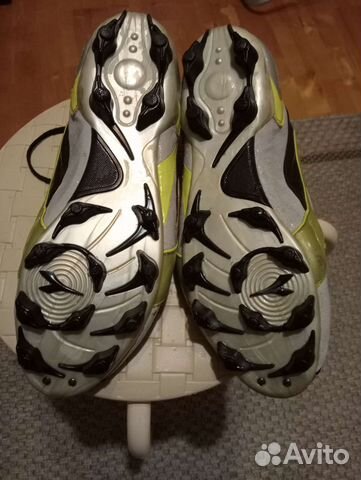 Футбольные бутсы