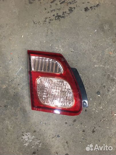 Фонари в крышку (хлопушку) багажника Ниссан Блюбер