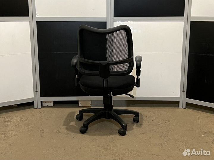 Компьютерное кресло. Мебель для офиса