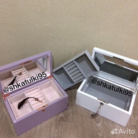 Лаковая деревянная шкатулка