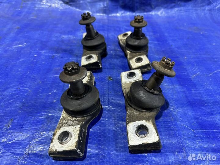 Шаровые передние 4wd grs196 is250 grs183