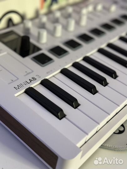 Синтезатор arturia minilab 3 midi клавиатура