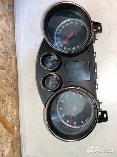 Панель приборов Opel Astra J A16XER 2011