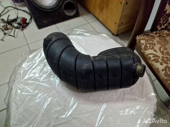 Патрубок воздушного фильтра Ауди 100/А6 С4 2.0 ABK