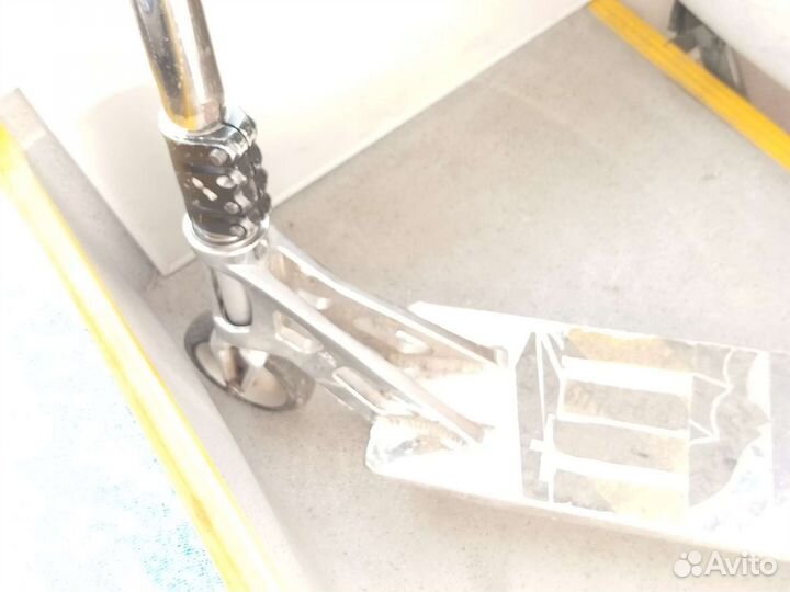 Трюковой самокат