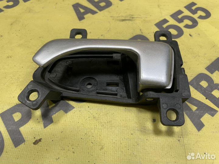 Ручка задняя левая внутренняя Kia Sportage 3