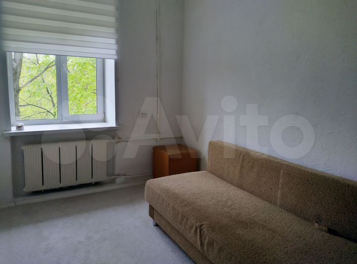 2-к. квартира, 42 м², 3/3 эт.