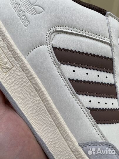 Кроссовки adidas