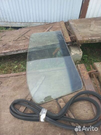 Стекло лобовое 31105