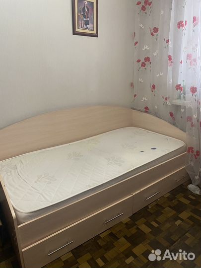 Кровать