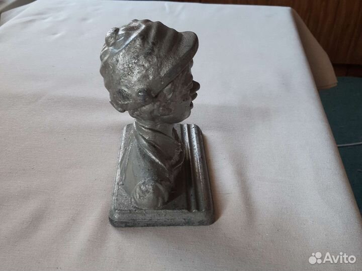 Чернильница СССР, голова Рабочего