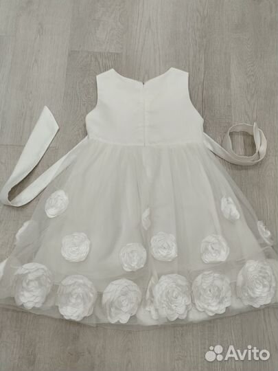 Платье для девочки 116 нарядное белое