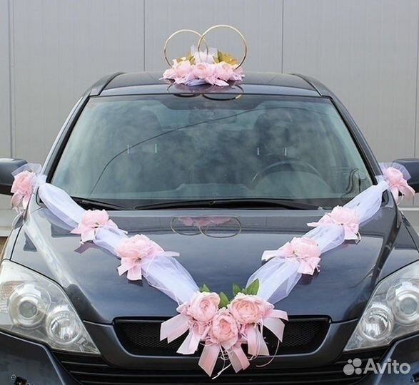 Свадебное украшение на машину