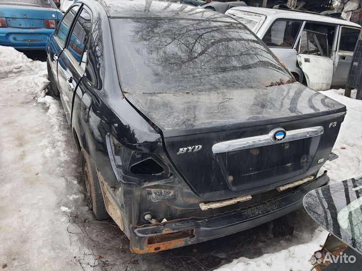 Продаю на запчасти китайские авто бад F3