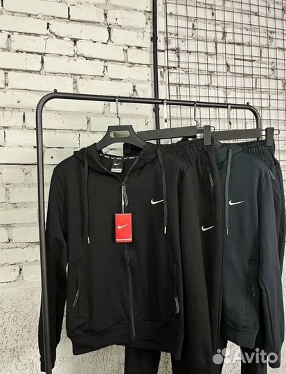 Спортивный костюм Nike