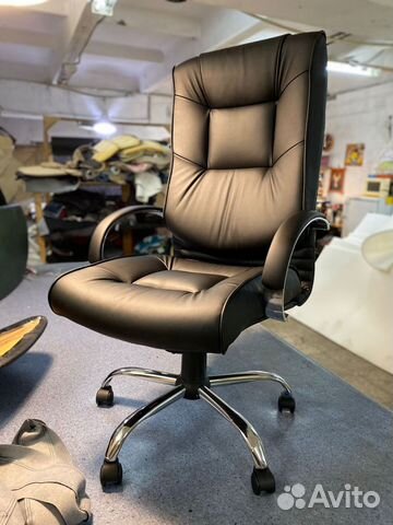 Офисное кресло