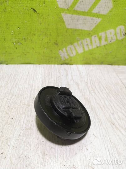 Крышка маслозаливной горловины Ауди 80 90 Б3