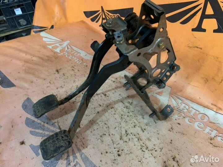 Педальный узел Kia Awella VS222795 B5.824801 1996