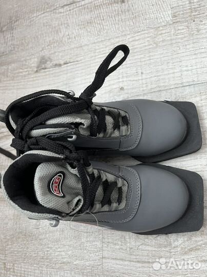 Лыжные ботинки 31 размер ISG touring 203