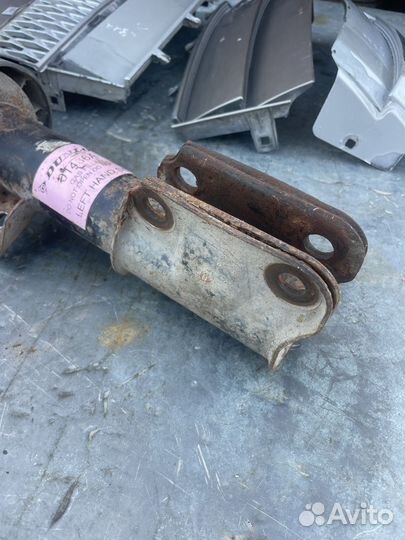 Амортизатор L322 Range Rover Левый Передний