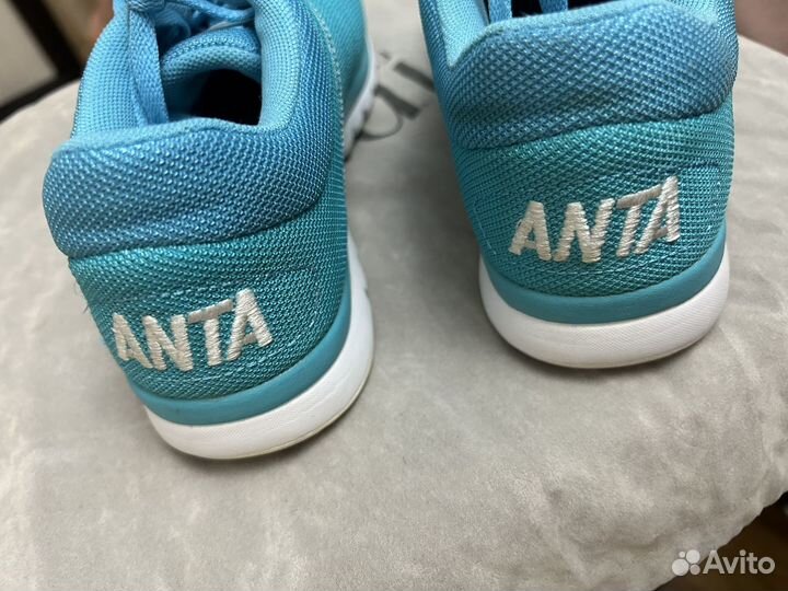 Кроссовки женские 37 размер