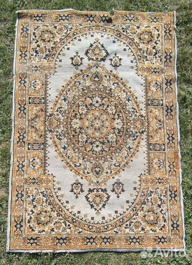 Ковер шерстяной, порванный, 133 на 197 см