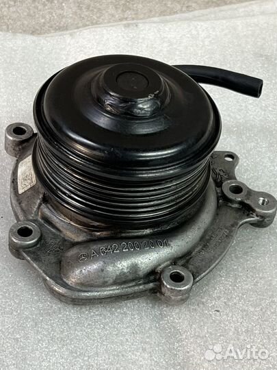 Помпа ож OM642 W166 Mercedes