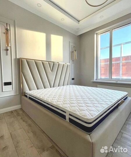 Дизайнерская кровать