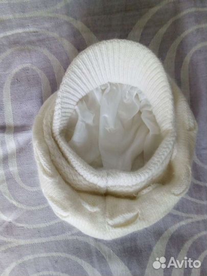 Шапка вязаная с козырьком