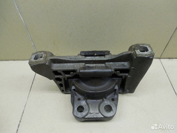 Опора двигателя правая Kuga 2008-2012