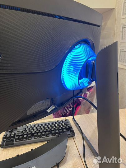 Монитор samsung изогнутый LC27G7xt 27