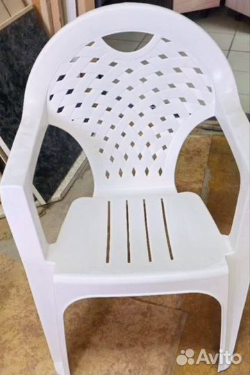 Стулья пластиковые