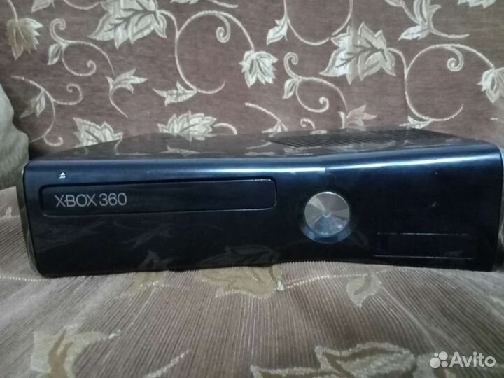 Xbox 360 slim прошитый (l.t 3.0)