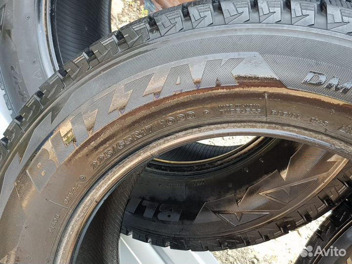 Bridgestone Blizzak DM-V2 225/65 R17 102Q