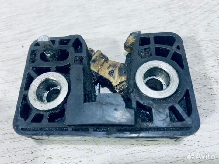 Замок двери передний левый LADA Priora хетчбэк