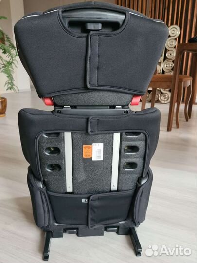 Автокресло Recaro Milano Seatfix (15-36 кг)