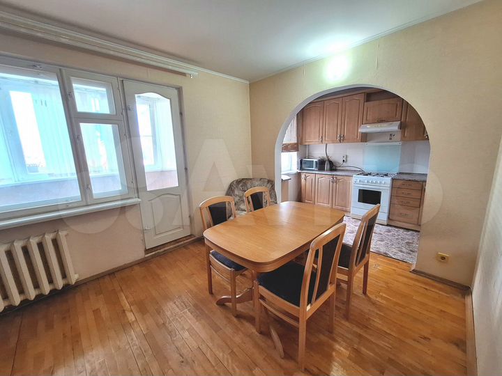 2-к. квартира, 100 м², 7/10 эт.