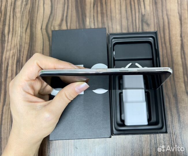 Samsung Galaxy S10, 8/512 ГБ