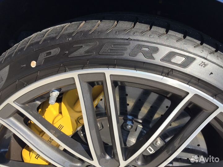 Pirelli P Zero 235/45 R20 и 265/40 R20 101W